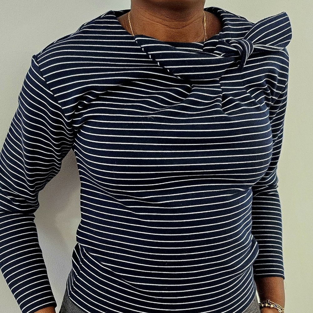 Banana Republic white & navy Striped Long-Sleeve Top (XXS, Fits Small to Medium)